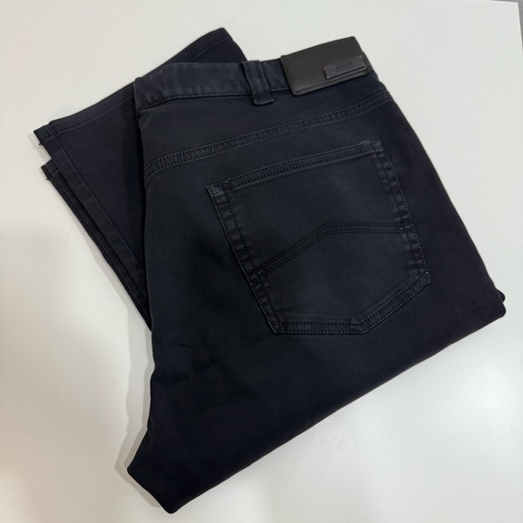 Armani Collezioni Men's Black Jeans - Picture 14 of 16